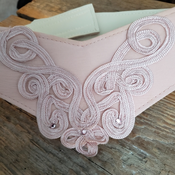 Vintage Ensemble - Picture 7 of 13